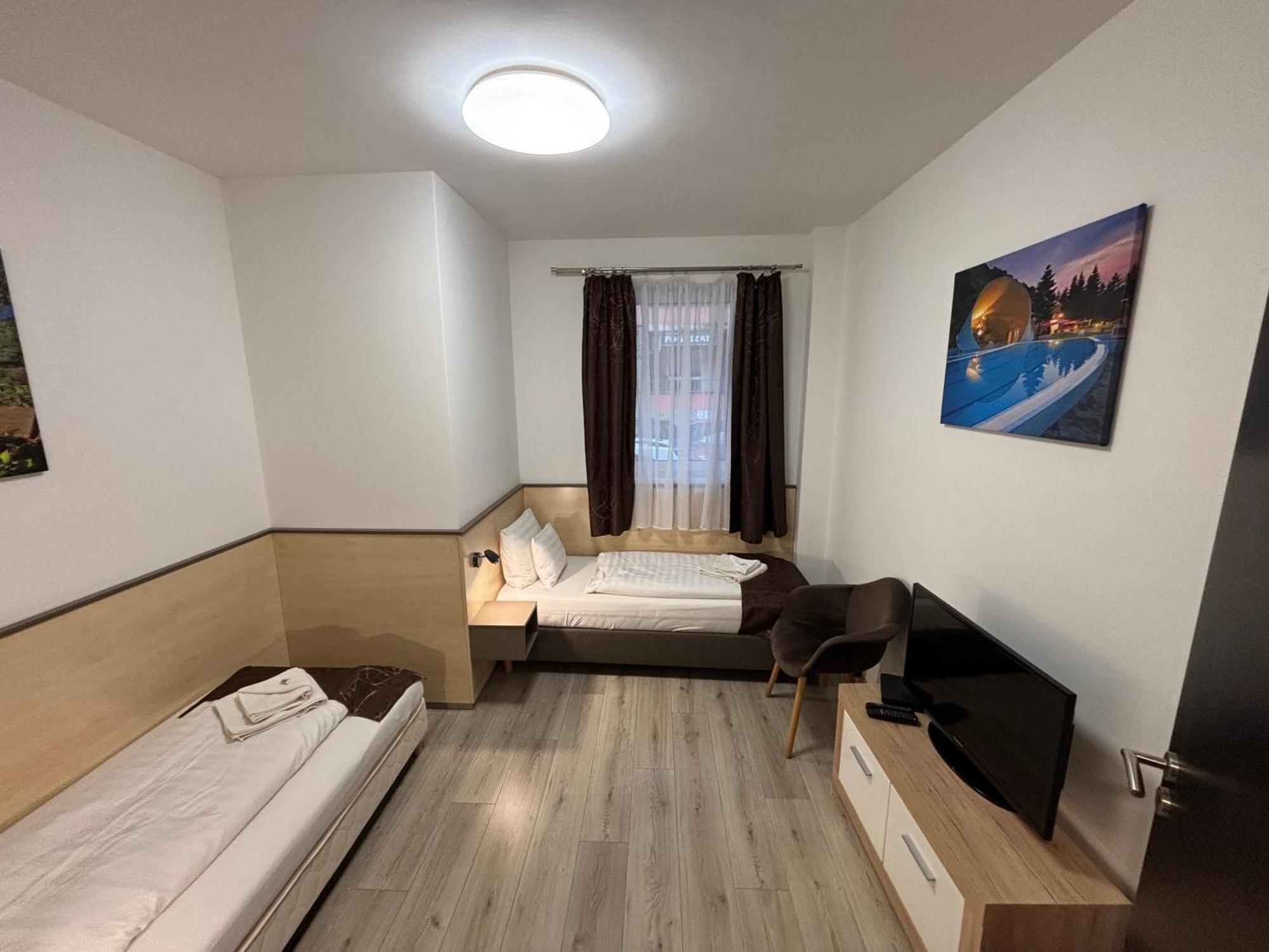 Pizza Tabor Apartman Mişcolţ Exterior foto